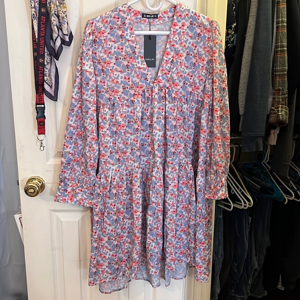 Women’s floral dress size L new with tags